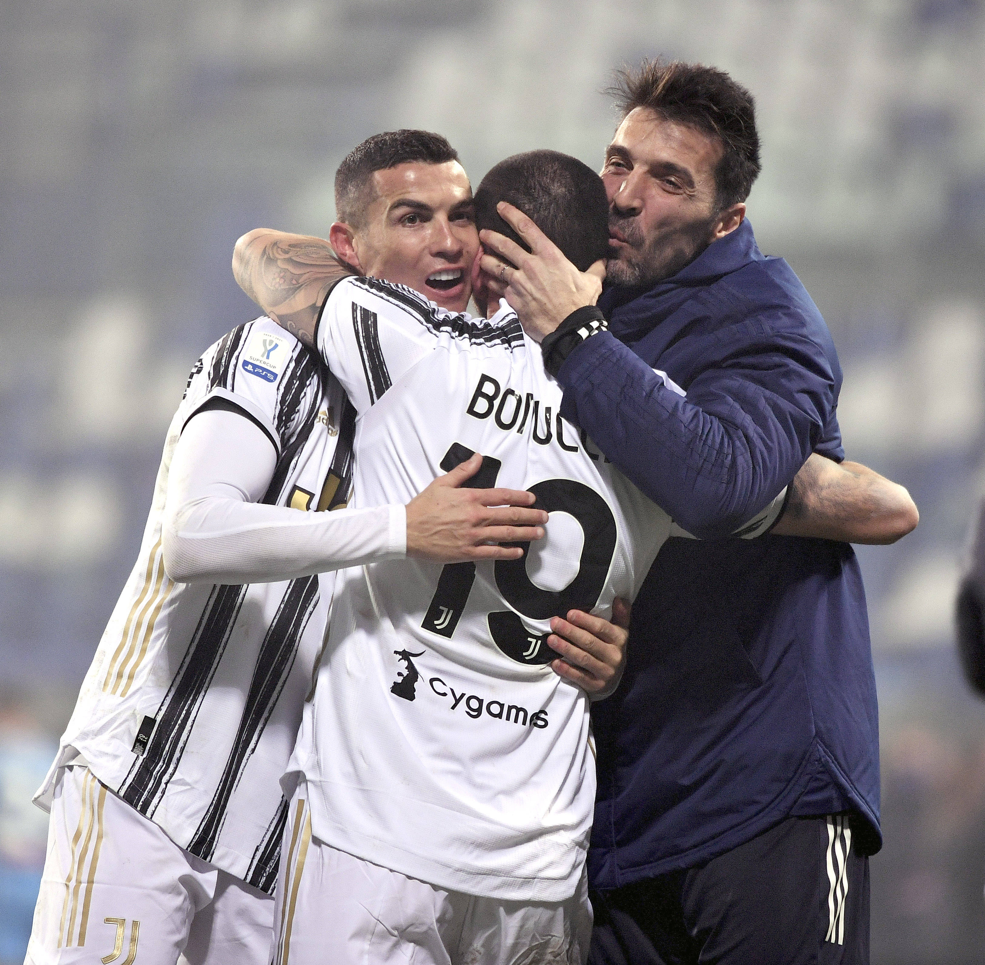 每体：拜仁巴萨有意霍村前锋阿斯拉尼，转会费不超过2500万欧