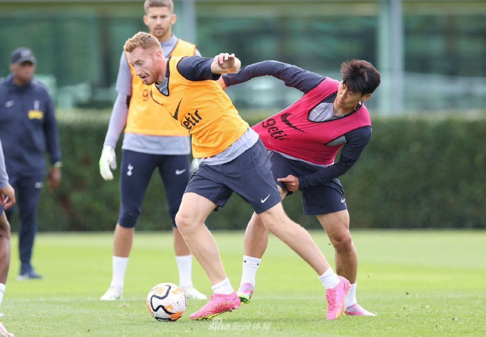 贾洛：尼科有机会赢得金球奖；维尼修斯很强但更喜欢罗德里戈