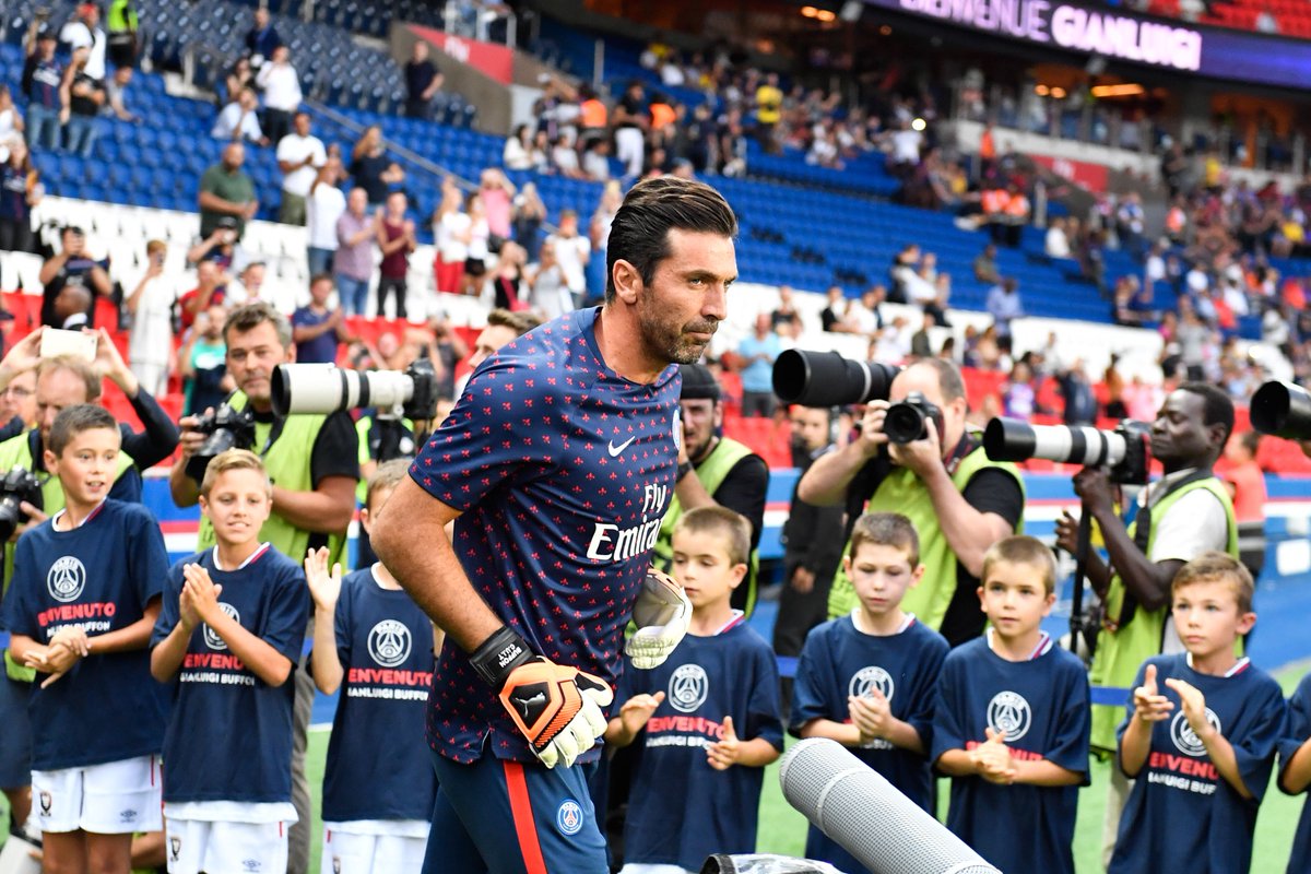 巴西足球最后的金球奖得主！18年前的巅峰卡卡到底有多强？