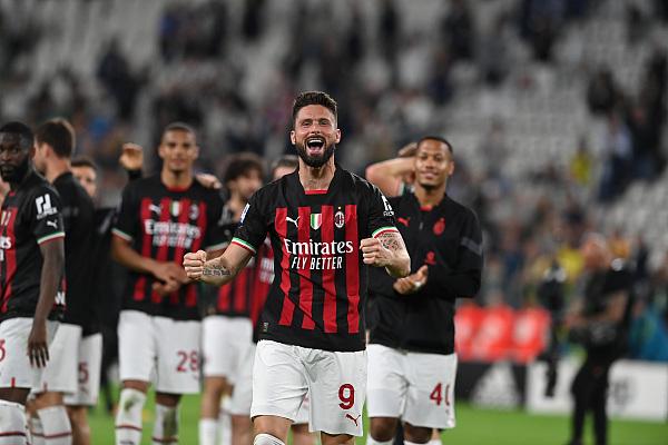 疯狂对轰！康宁汉姆半场18+8+5对飙贝恩21分