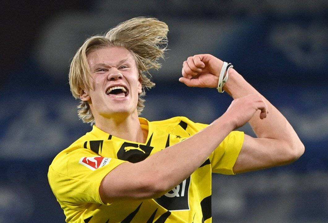 国乒8-2法国采访！莎头谈双打，王曼昱不满失误，梁靖崑谈被逆转