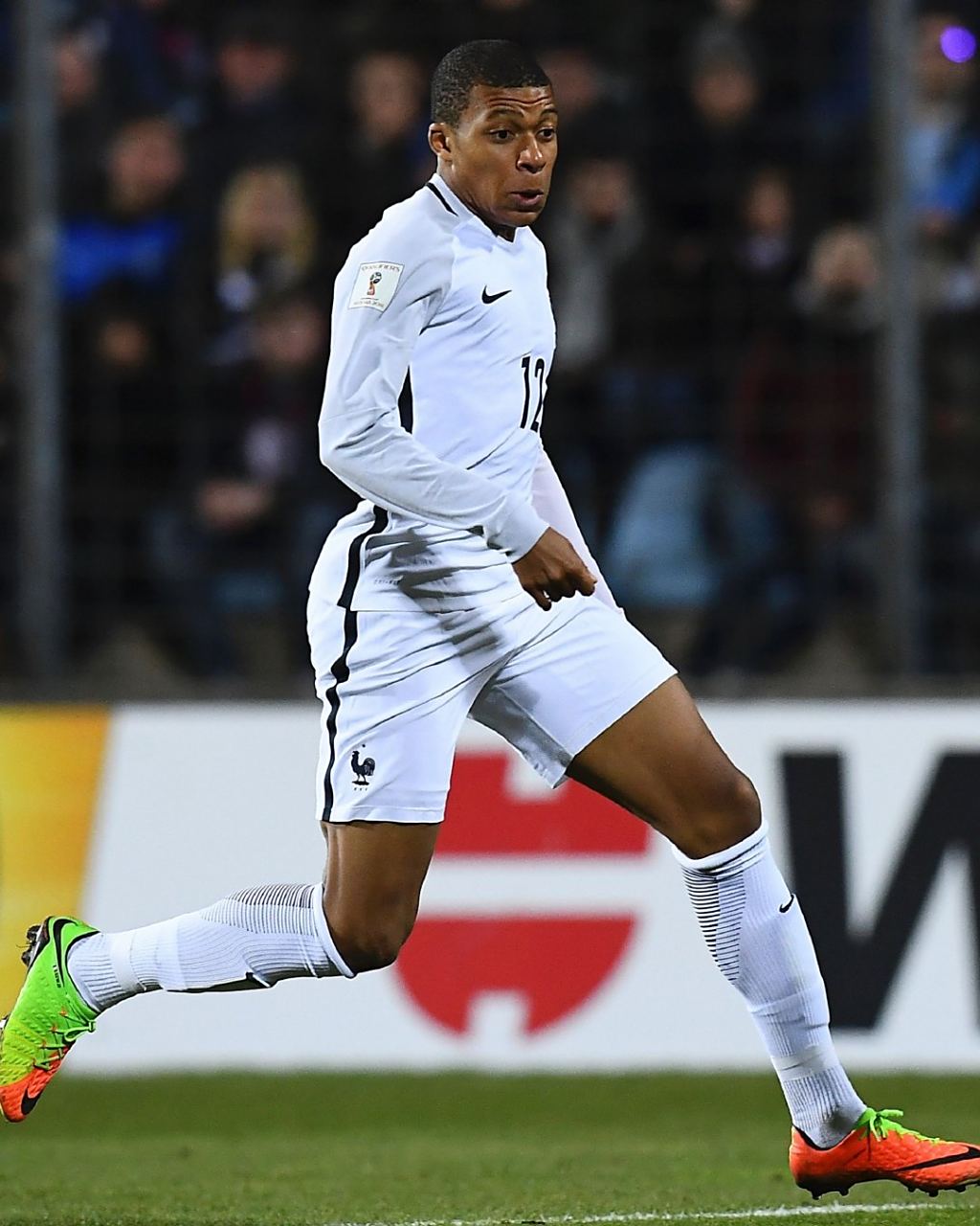 德甲战报：曼卡、斯基默破门，海登海姆2-1战胜弗赖堡